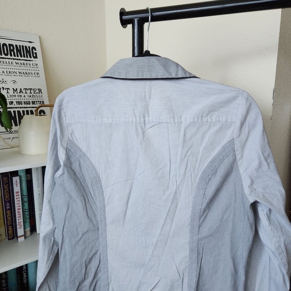 Express Black and White Button Down Shirt - Picture 8 of 8